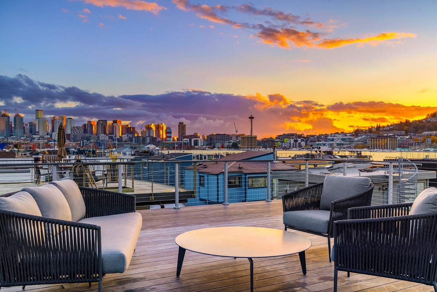 4-Star Built Green Certified Floating Home on Lake Union