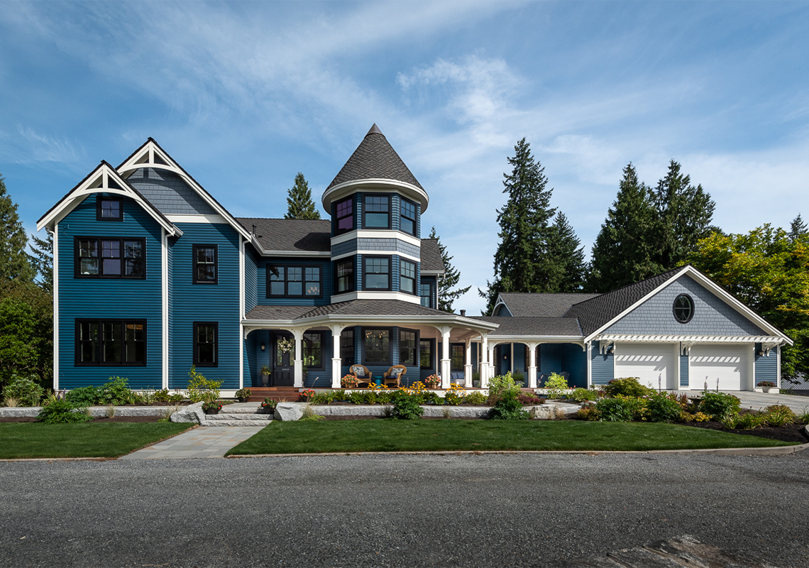 JM Bogan built this
Modern Victorian home with
architects Board & Vellum for
clients passionate about 19th
century design.