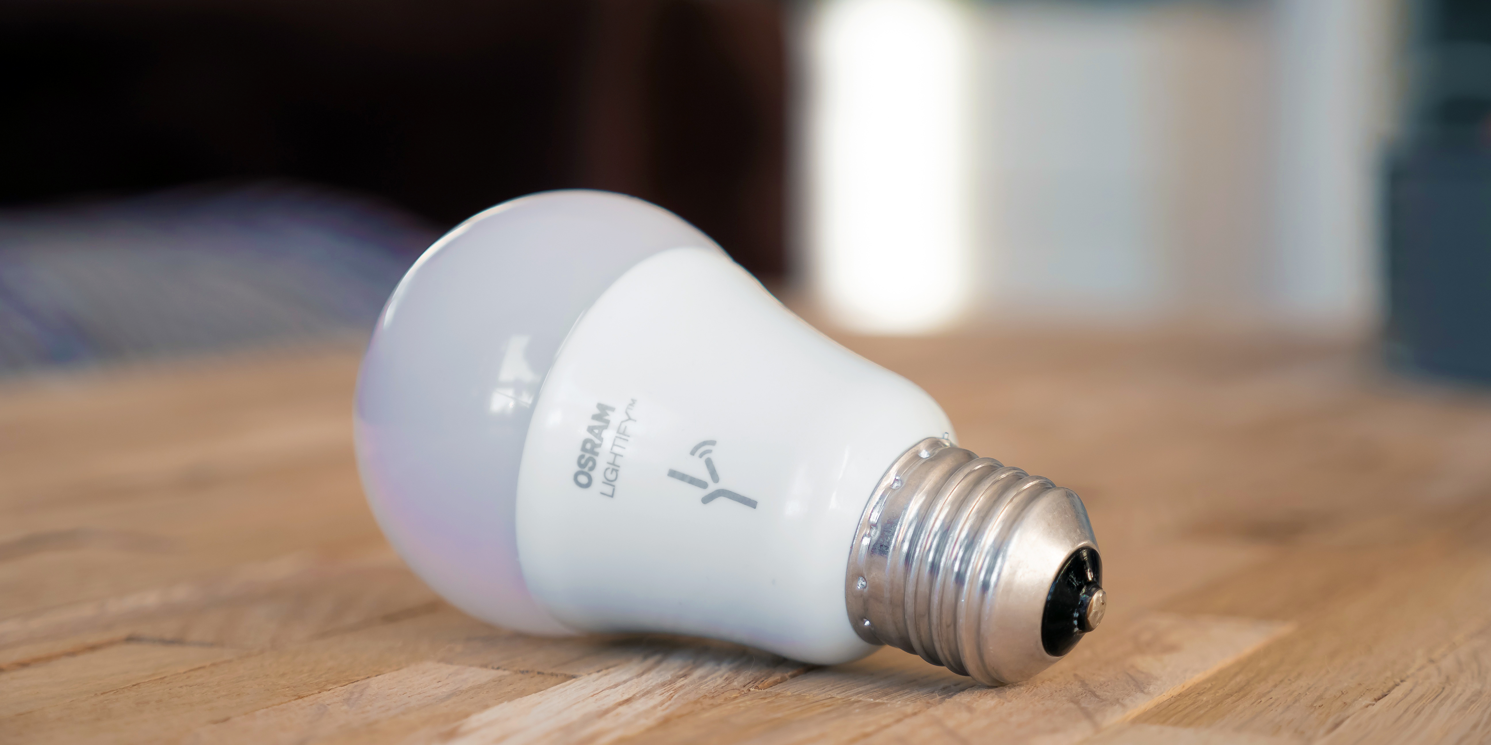 Smart bulb